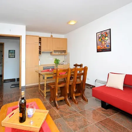 Svalina Apartment *