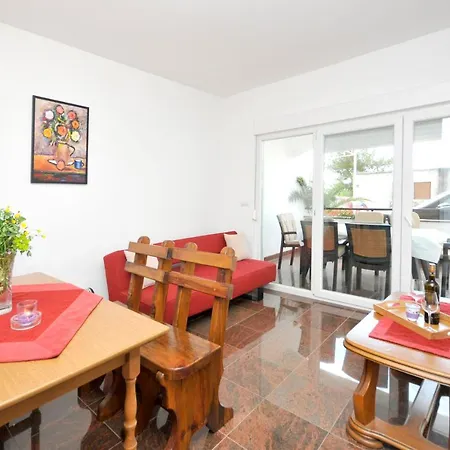 Svalina Apartment *